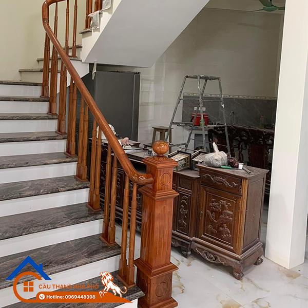 cầu thang gỗ (1)