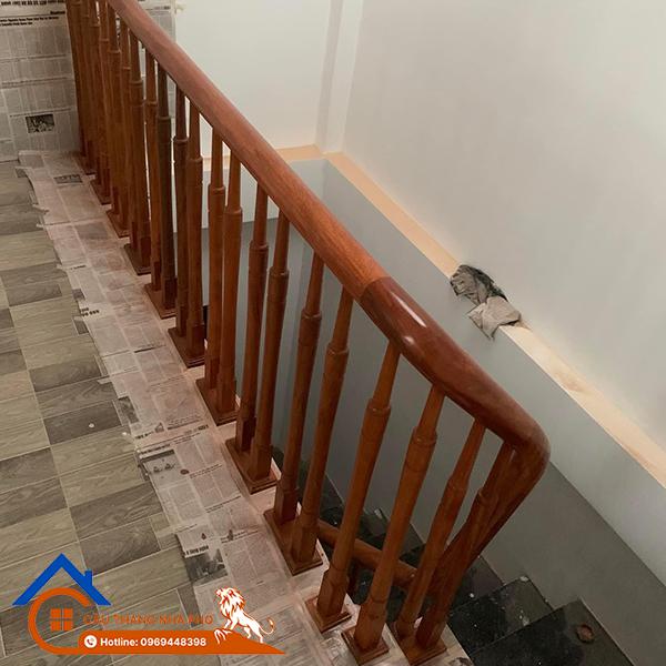 cầu thang gỗ (2)