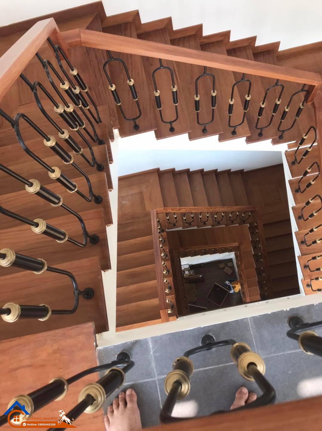 Cầu thang sắt (3)